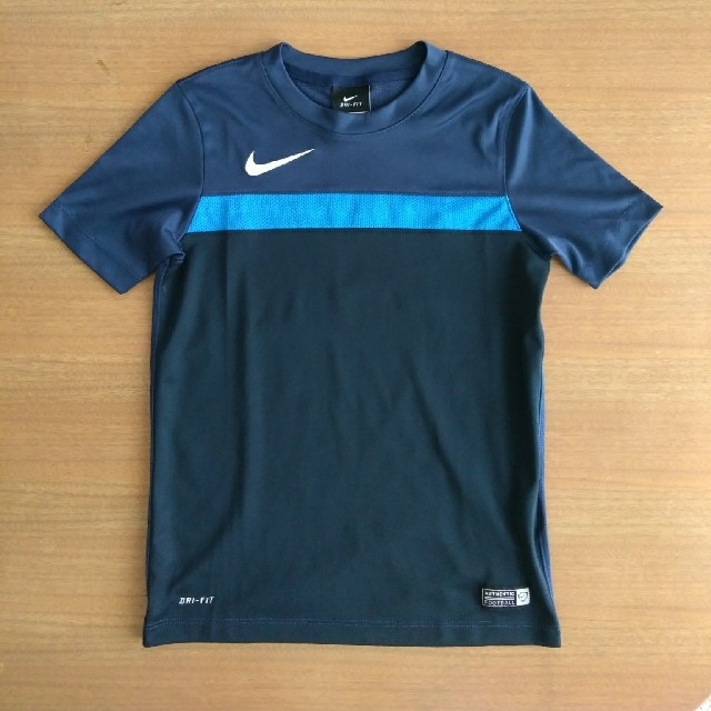 NIKE(ナイキ)のNIKE キッズTシャツ 美品!! キッズ/ベビー/マタニティのキッズ服男の子用(90cm~)(Tシャツ/カットソー)の商品写真