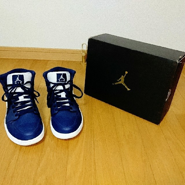 NIKE AIR JORDAN MIDカット