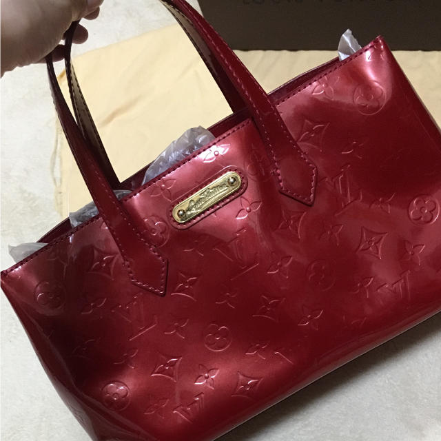 ルイヴィトン LV ヴェルニ ウィルシャーPM レッド ルイヴィトン LV ヴェルニ ウィルシャーPM レッド