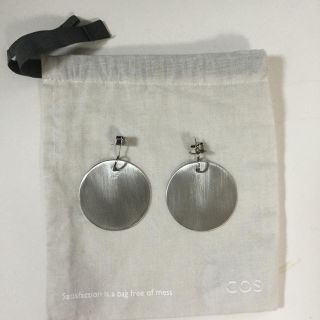 コス(COS)のcos ピアス 新品未使用(ピアス)