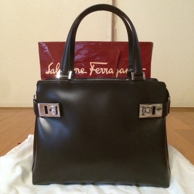 特価商品 Salvatore Ferragamo - フェラガモ2wayレザーバッグ