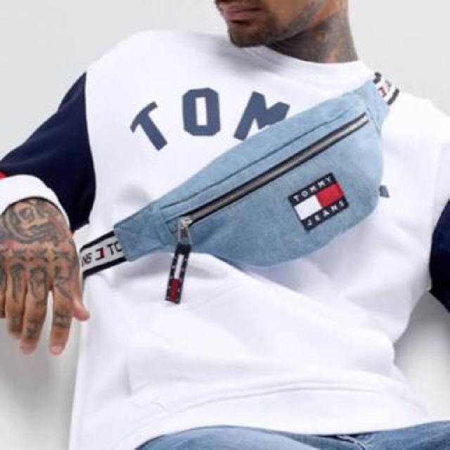 TOMMY HILFIGER(トミーヒルフィガー)の新品 ★ トミージーンズ 新商品 ボディバッグ Tommy Jeans メンズのバッグ(ボディーバッグ)の商品写真