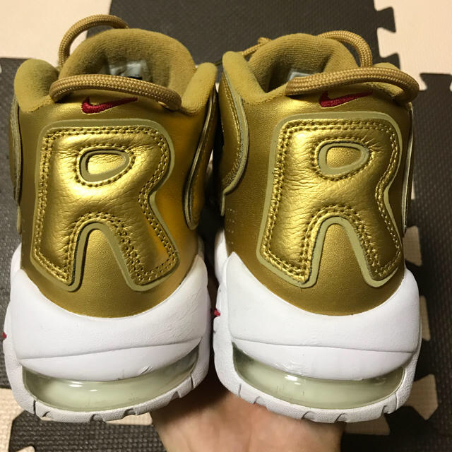 Supreme(シュプリーム)の送料込26.0 NIKE/supreme AIR MORE UPTEMPO レディースの靴/シューズ(スニーカー)の商品写真