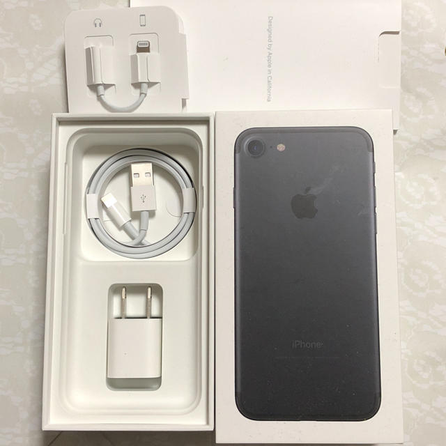 iPhone(アイフォーン)のiPhone7 128GB 箱、付属品 スマホ/家電/カメラのスマートフォン/携帯電話(その他)の商品写真