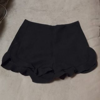 グレイル(GRL)の黒のフリルショートパンツ(ショートパンツ)