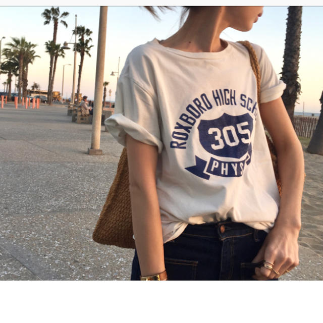 トップスレミレリーフ  Ｔシャツ