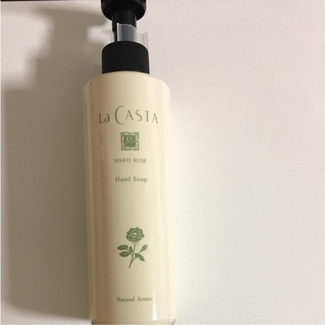 La CASTA(ラカスタ)のラ・カスタ ホワイトローズ ハンドソープ 新品未使用 コスメ/美容のボディケア(ボディソープ/石鹸)の商品写真