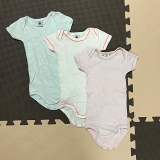 プチバトー(PETIT BATEAU)のプチバトー★ピコレースカラー 半袖ボディ  6-12m 74㎝(肌着/下着)