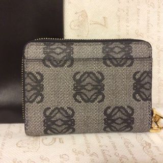 ロエベ(LOEWE)のLOEWEパス/コイン/名刺/キーケース(財布)