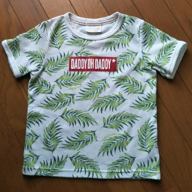 daddy oh daddy(ダディオーダディー)のダディオダディ 葉っぱ柄 Tシャツ 120 キッズ/ベビー/マタニティのキッズ服男の子用(90cm~)(Tシャツ/カットソー)の商品写真