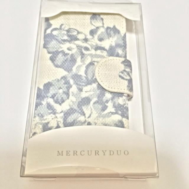 MERCURYDUO(マーキュリーデュオ)の花柄 iPhone5/5sケース  スマホ/家電/カメラのスマホアクセサリー(モバイルケース/カバー)の商品写真