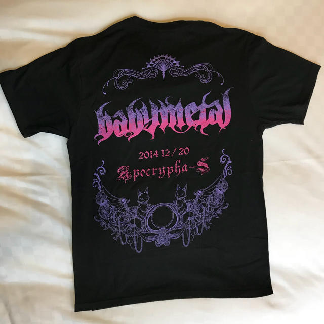 BABYMETAL(ベビーメタル)のBABYMETAL♡ APOCRYPHA-S Tシャツ エンタメ/ホビーのタレントグッズ(ミュージシャン)の商品写真