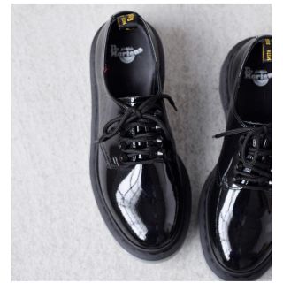 ドクターマーチン(Dr.Martens)のDr.Martens｜パテントレザースタッズシューズ /エナメル革(ローファー/革靴)