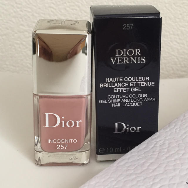 Dior(ディオール)の☆新品Dior ヴェルニ☆人気色257☆サンプルお付けします コスメ/美容のネイル(マニキュア)の商品写真