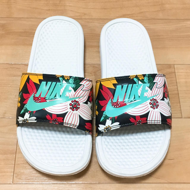 NIKE ALOHA ナイキ ベナッシ アロハ 花柄 【期間限定値下げ！！】