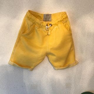 ザラキッズ(ZARA KIDS)の:::ZARA boy きいろのショートパンツ:::  110cm(Tシャツ/カットソー)