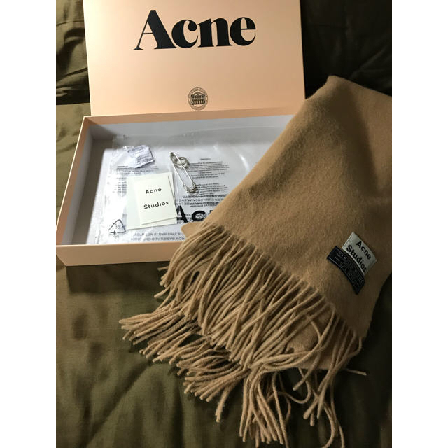 ACNE(アクネ)のacne レディースのファッション小物(マフラー/ショール)の商品写真