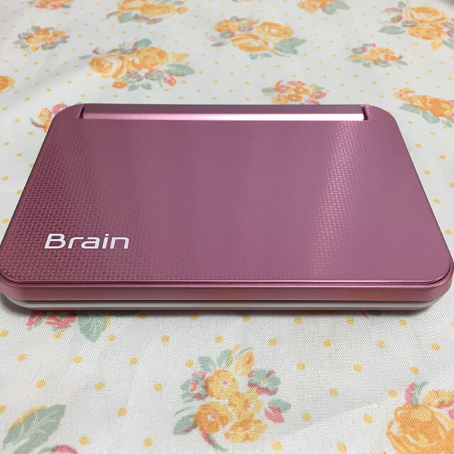 SHARP(シャープ)のSHARP カラー電子辞書 Brain PW-A7300-P (ピンク系) スマホ/家電/カメラのPC/タブレット(電子ブックリーダー)の商品写真
