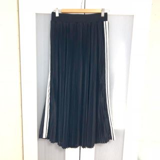 ザラ(ZARA)のライン入りプリーツスカート(ロングスカート)