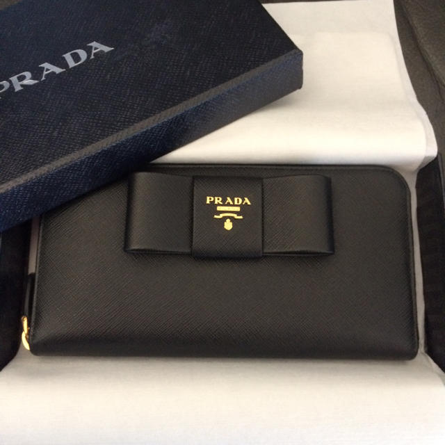 PRADA リボン 長財布