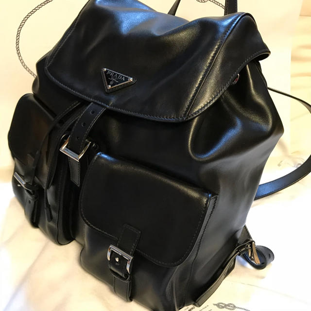 PRADA(プラダ)の来愛様専用 美品 プラダ リュック バックパック B2811L 黒 ソフトカーフ レディースのバッグ(リュック/バックパック)の商品写真