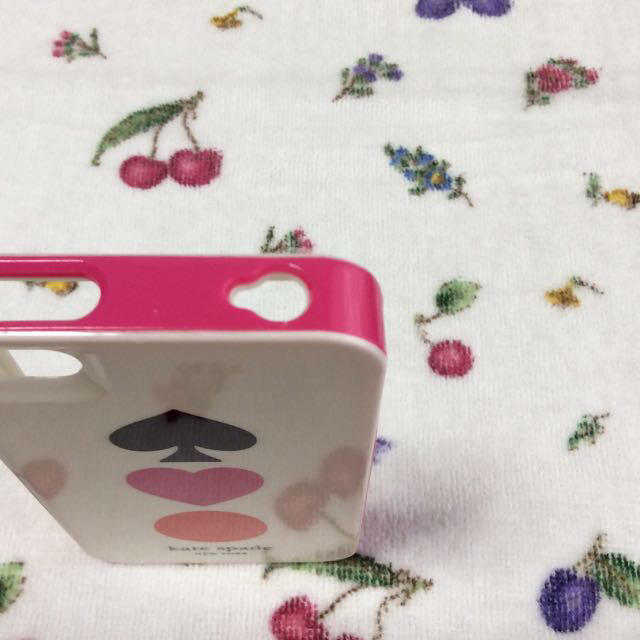 kate spade new york(ケイトスペードニューヨーク)のケイトスペードiPhone4Sケース スマホ/家電/カメラのスマホアクセサリー(モバイルケース/カバー)の商品写真