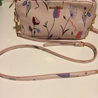 ミュウミュウ(miumiu)のmiu miu レア今期限定ショルダー(ショルダーバッグ)