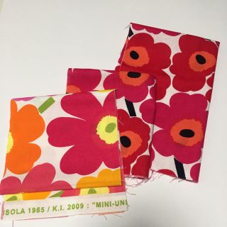 マリメッコ(marimekko)のmarimekko MINI UNIKKO レッド・マルチカラー ハギレセット(生地/糸)