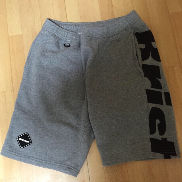 F.C.R.B.(エフシーアールビー)のFCRB  BIG LOGO SWEAT SHORTS メンズのパンツ(ショートパンツ)の商品写真