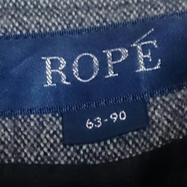 ROPE’(ロペ)のグレーのフレアスカート レディースのスカート(ひざ丈スカート)の商品写真