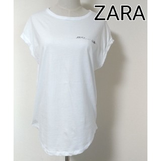 ザラ(ZARA)のほぼ未使用！ZARA　白　シンプルTシャツ　アクセントビジュー付き(Tシャツ(半袖/袖なし))