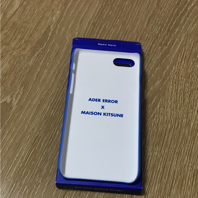 MAISON KITSUNE'(メゾンキツネ)のK様専用【新品】メゾンキツネ アーダーエラー ナップサック iPhoneケース レディースのバッグ(トートバッグ)の商品写真