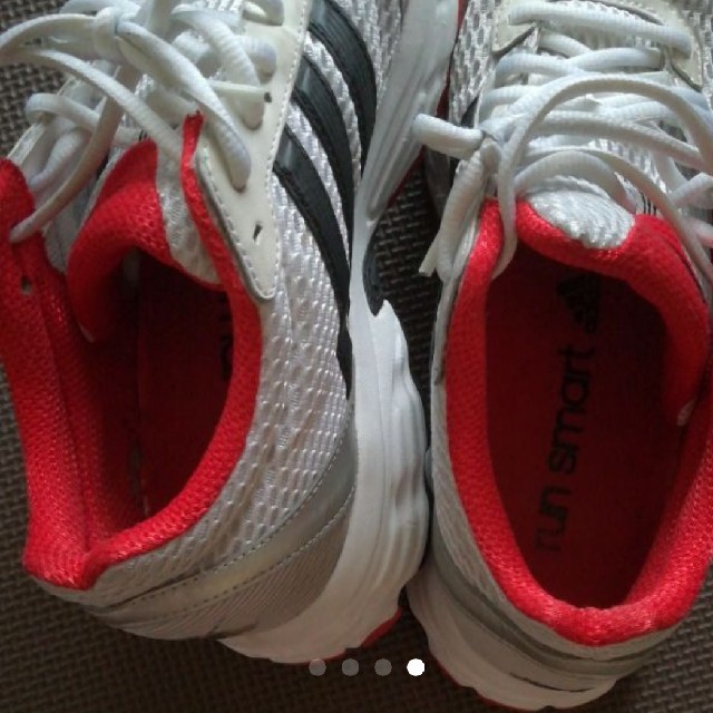 adidas(アディダス)のアディダス
25.5cm メンズの靴/シューズ(スニーカー)の商品写真