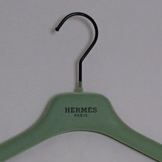 エルメス(Hermes)の未使用★HERMESハンガー★3本set(押し入れ収納/ハンガー)