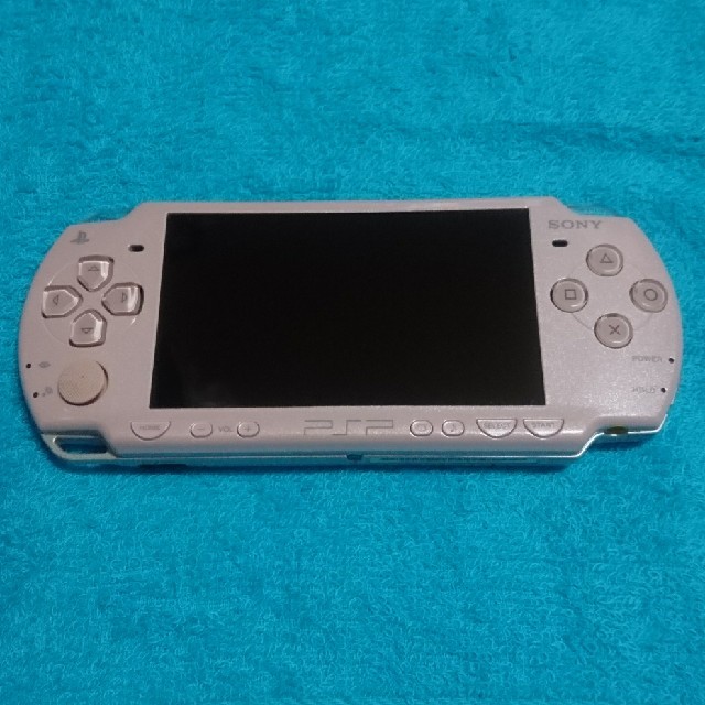 PlayStation Portable(プレイステーションポータブル)のPSP【PSP本体(PSP-2000)ローズ・ピンク】 エンタメ/ホビーのゲームソフト/ゲーム機本体(携帯用ゲーム機本体)の商品写真