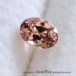 少し変わった色の非加熱サファイア0.348ct(3.44×4.52×2.64㎜)(その他)