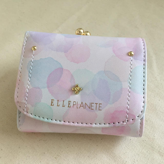 ELLE PLANETE(エルプラネット)のELLE PLANET 三つ折り財布 レディースのファッション小物(財布)の商品写真