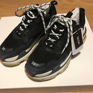 バレンシアガ(Balenciaga)の新品 正規品★BALENCIAGA トリプルs 39 赤 黒 トリエス 26㎝(スニーカー)