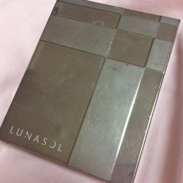 LUNASOL(ルナソル)のスキンモデリングアイズ 01 コスメ/美容のベースメイク/化粧品(その他)の商品写真