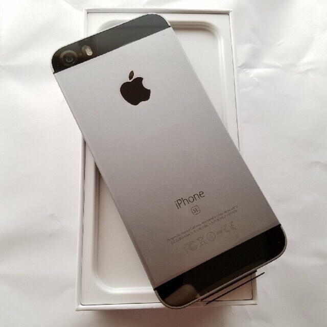 【極美品】iPhone  SE  32GB SIMフリー