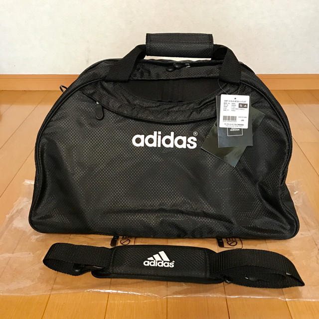 adidas(アディダス)の新品タグ付き  スポートライト ボストンバッグ 【アディダス・テーラーメイド】 スポーツ/アウトドアのゴルフ(バッグ)の商品写真