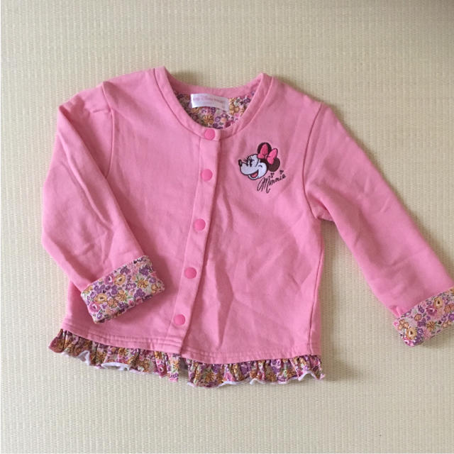 Disney(ディズニー)のミニーちゃんカーディガン 90 ディズニーリゾート キッズ/ベビー/マタニティのキッズ服女の子用(90cm~)(カーディガン)の商品写真