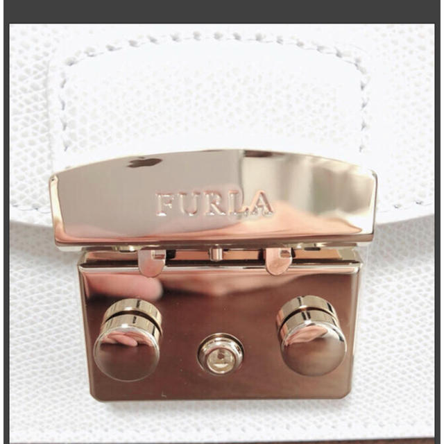 即納NEW Furla メトロポリス ホワイトの通販 by ahinhina..s shop|フルラならラクマ - 新品未使用 フルラ 豊富な新作