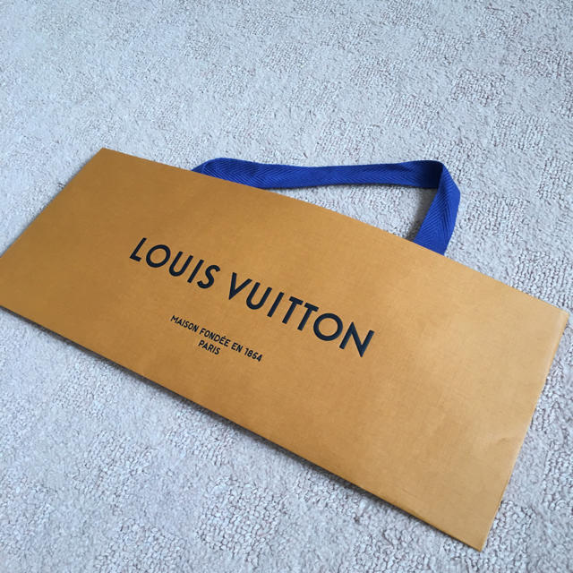 LOUIS VUITTON(ルイヴィトン)のルイ・ヴィトン ネクタイ 空箱 メンズのファッション小物(ネクタイ)の商品写真