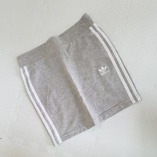 アディダス(adidas)のスカート(ミニスカート)