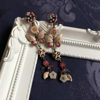 レネレイド(Les Nereides)の🎀可愛い🎀 レネレイド ピンク蝶々 ピアス(ピアス)