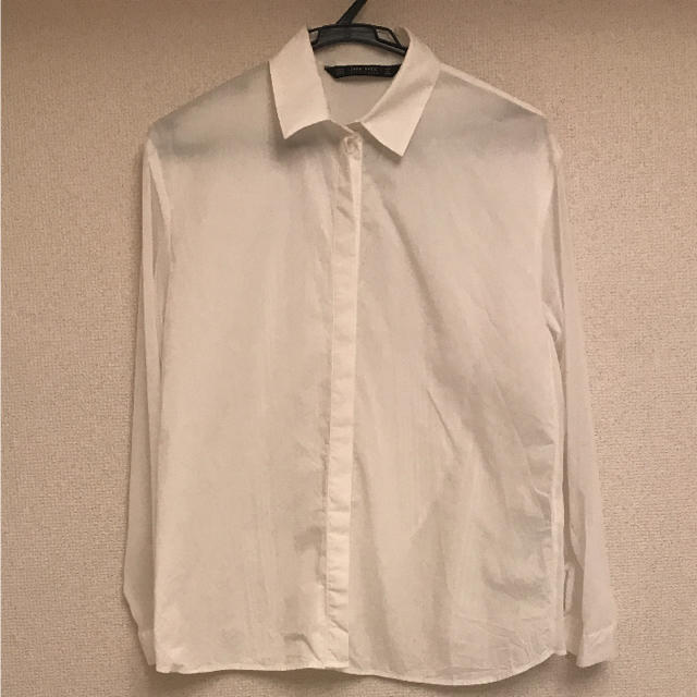 ZARA(ザラ)のzaraプリーツシャツ レディースのトップス(シャツ/ブラウス(長袖/七分))の商品写真