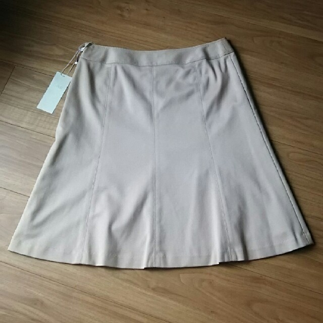 自由区(ジユウク)の新品 自由区 スカート レディースのスカート(ひざ丈スカート)の商品写真