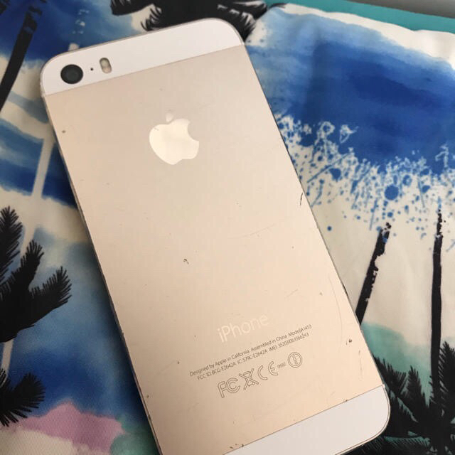 Apple(アップル)のiPhone 5s スマホ/家電/カメラのスマートフォン/携帯電話(スマートフォン本体)の商品写真