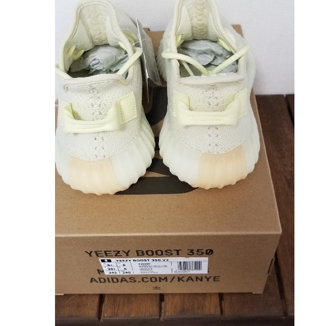 adidas(アディダス)のyeezy boost 350v2 butter メンズの靴/シューズ(スニーカー)の商品写真